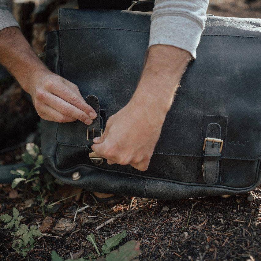 Sitka Leather Messenger | Dark Walnut