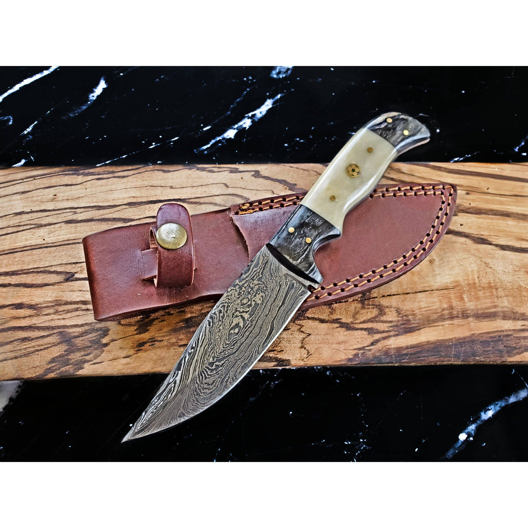 Damascus Steel Hunting Knife